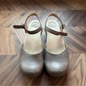 Dansko Sam Clogs EU 39 (US 8.5-9)
